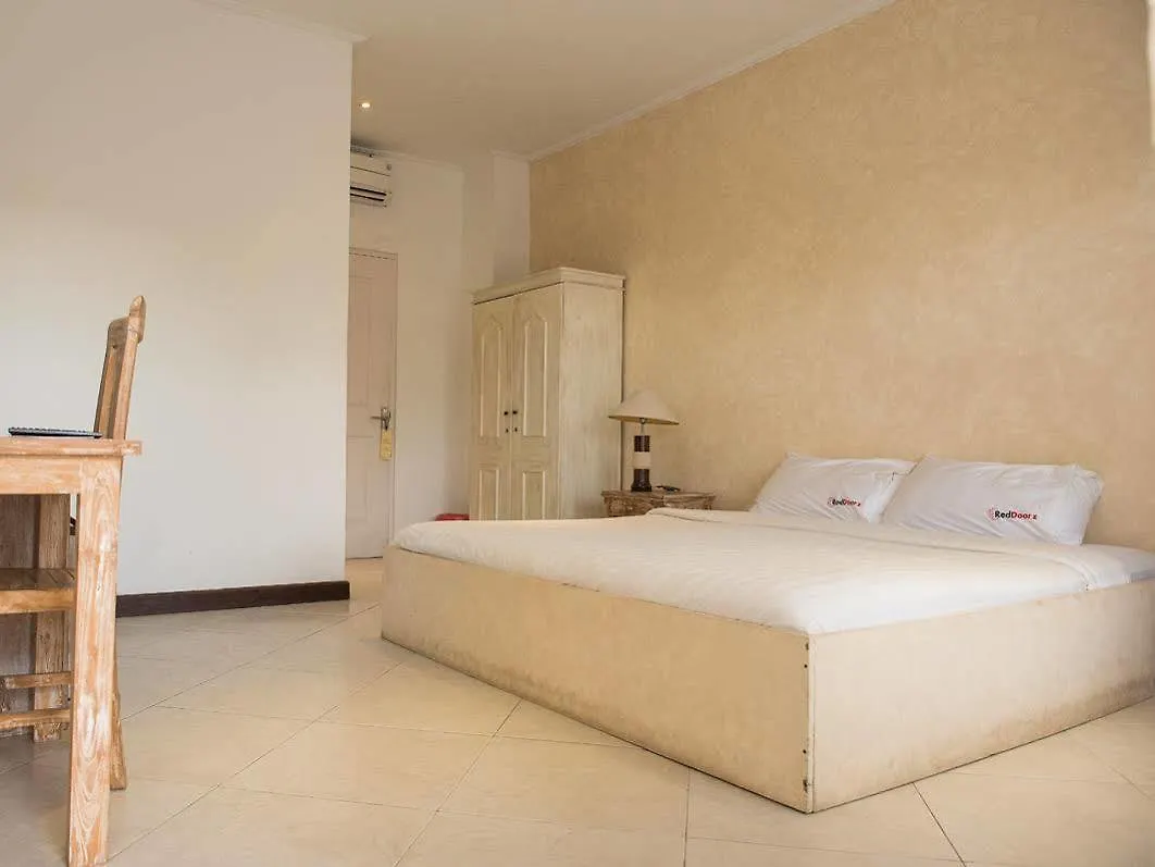 Reddoorz Plus Near Batubelig Beach Seminyak